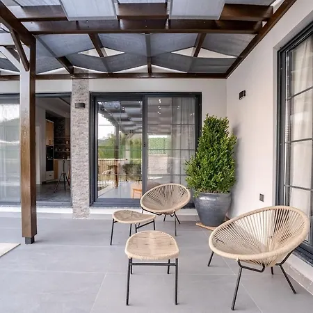 Alina * Φετιγιέ